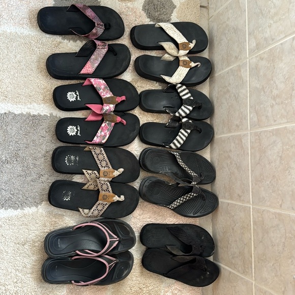 Box of flip-flops 7.5 women’s 8 pairs - Picture 1 of 9